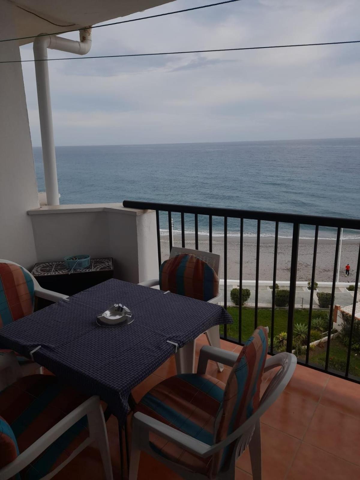 Precioso Apartamento Frontal Al Mar Нерха Екстериор снимка